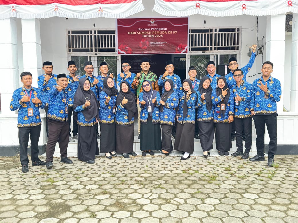 KELUARGA BESAR KPU BUTON UTARA